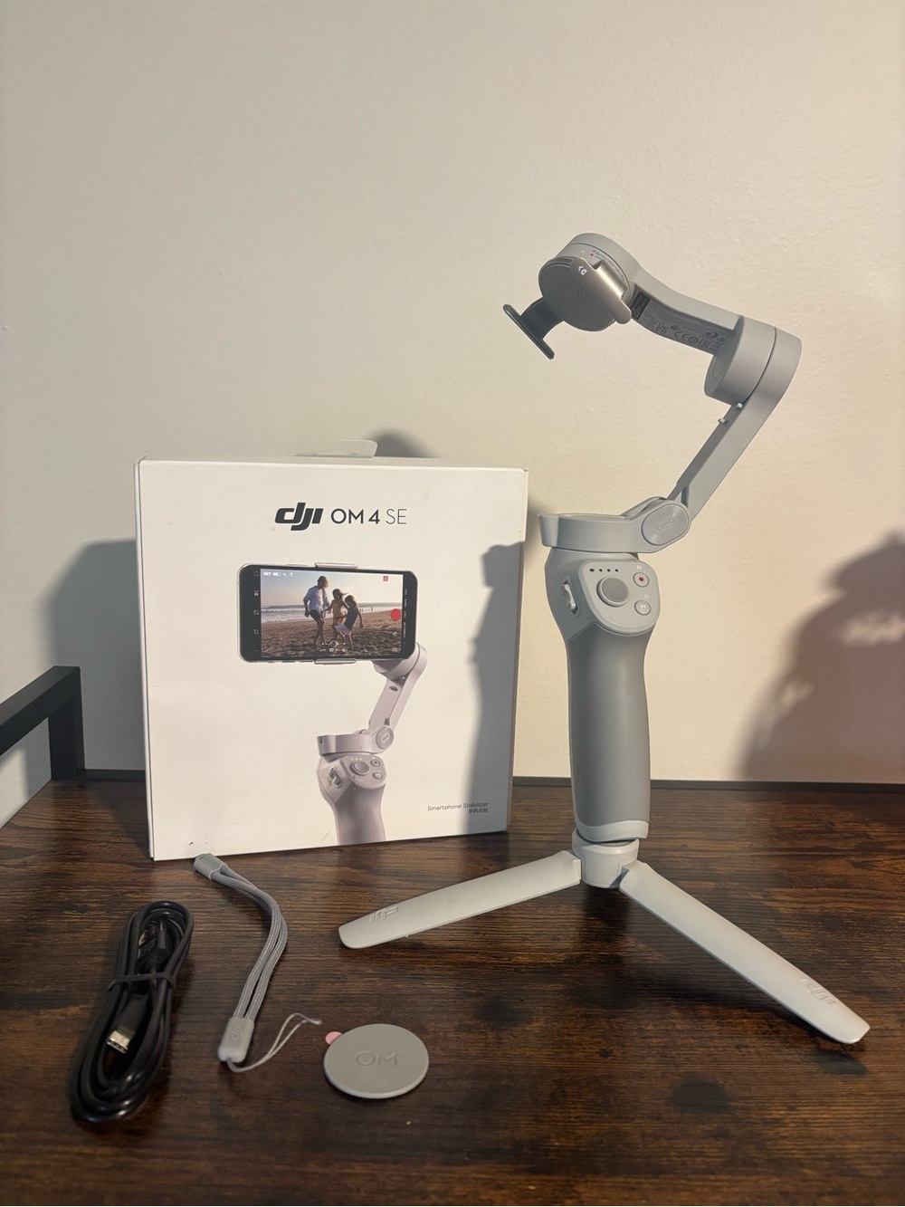 DJI OM 4 SE Smartphone Gimbal - Light Gray